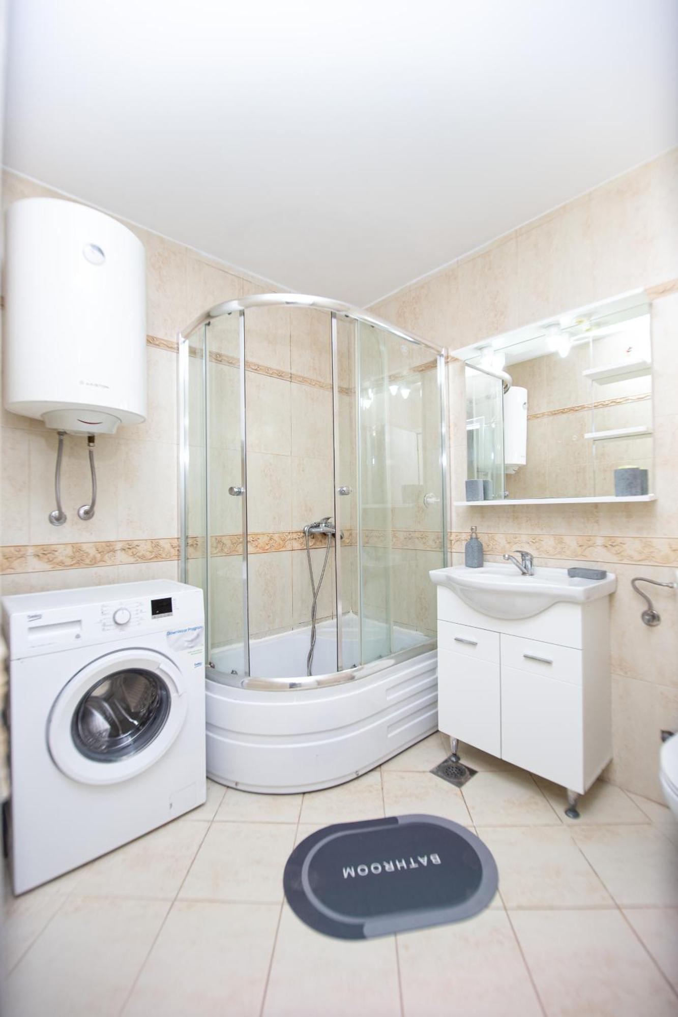 Fairytale 1 And 2 Apartment บุดวา ภายนอก รูปภาพ